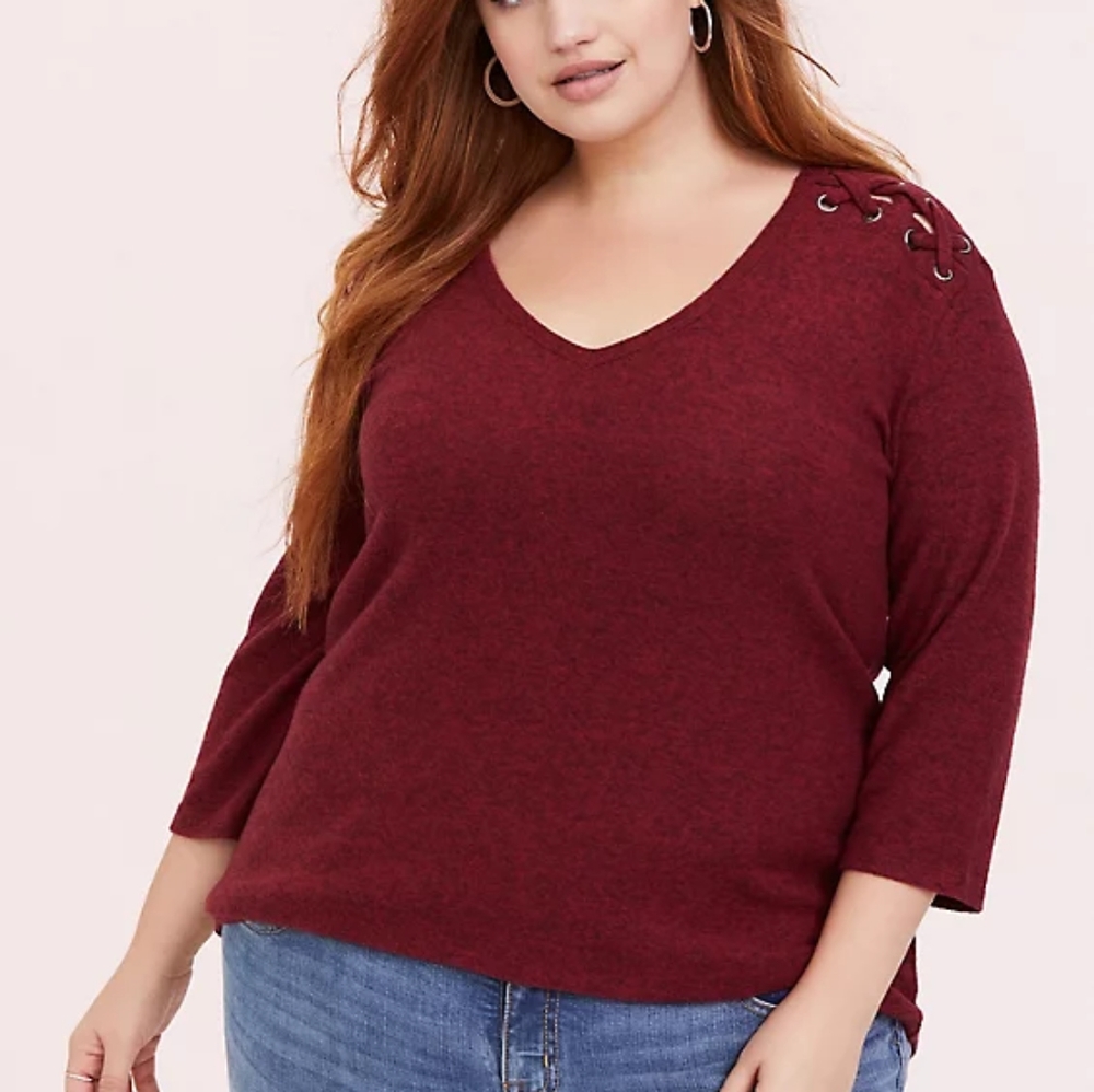NWT Torrid super soft plush red lace up top size 4